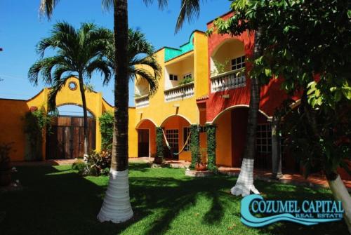 2.-Casa_Colonial-Entrance